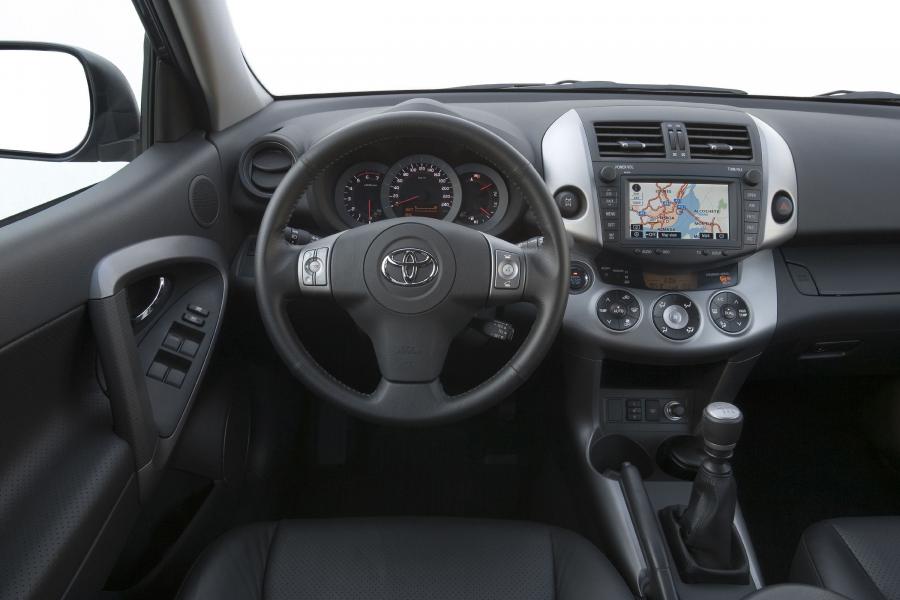  Toyota RAV4 2005 года  (фото 42 из 172)
